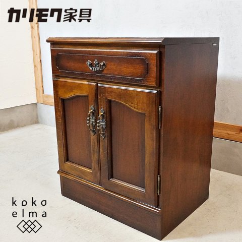 Karimoku(カリモク家具)の人気シリーズCOLONIAL(コロニアル)のQC1905  キャビネット/木扉です。アメリカンカントリースタイルのクラシカルなサイドボードはお部屋を上品な空間に♪ - kokoelma　-ココエルマ- 