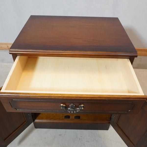 ✿Karimoku✿カリモク コロニアルシリーズ 木製キャビネット レトロ Karimoku(カリモク家具)の人気シリーズCOLONIAL(コロニアル)の