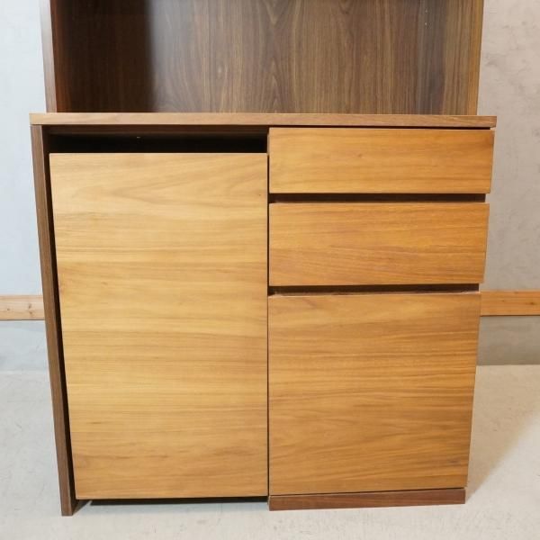 値下げ/人気の無印良品(MUJI)のウォールナット材 カップボード 値下げ/人気の無印良品(MUJI)のウォールナット材 カップボード