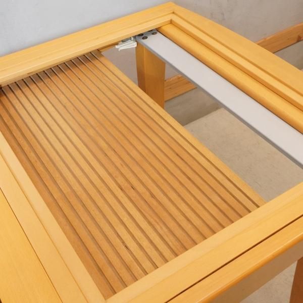 イタリアのCalligaris(カリガリス)社の伸長式ダイニングテーブル イタリアのCalligaris(カリガリス)社の伸長式ダイニングテーブル