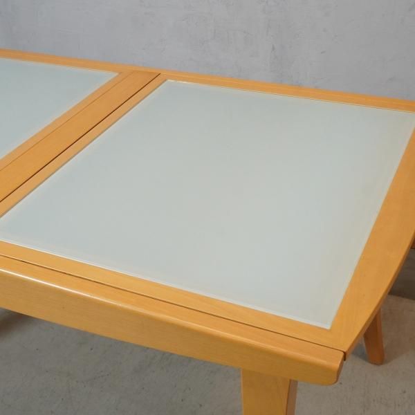 イタリアのCalligaris(カリガリス)社の伸長式ダイニングテーブル イタリアのCalligaris(カリガリス)社の伸長式ダイニングテーブル