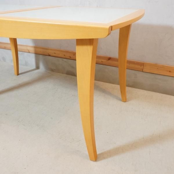 イタリアのCalligaris(カリガリス)社の伸長式ダイニングテーブル イタリアのCalligaris(カリガリス)社の伸長式ダイニングテーブル