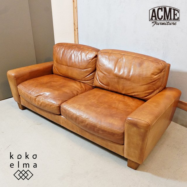 ACME Furniture(アクメファニチャー)のFRESNO(フレスノ) 3人掛けソファです。ヴィンテージスタイルのレトロな本革ソファ。ブルックリンスタイルなどにおススメのレザーソファです♪