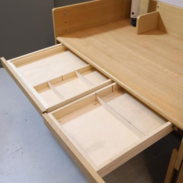 karimoku(カリモク)とBenesse(ベネッセ)のコラボ商品 karimoku(カリモク)とBenesse(ベネッセ)のコラボ商品