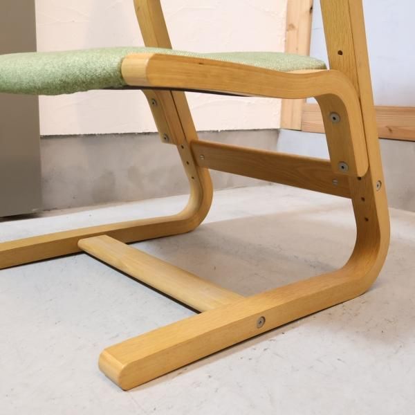 karimoku(カリモク家具)とBenesse(ベネッセ)のコラボ商品 集中力 karimoku(カリモク家具)とBenesse(ベネッセ)のコラボ商品 集中力