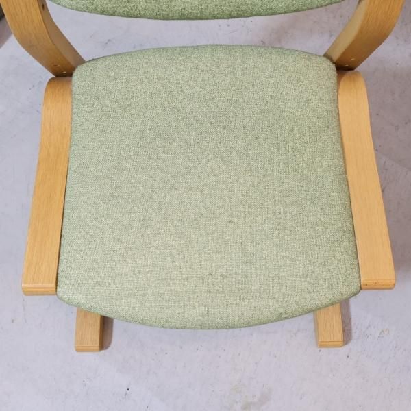 karimoku(カリモク家具)とBenesse(ベネッセ)のコラボ商品 集中力