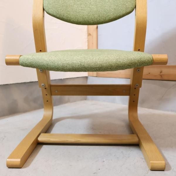 karimoku(カリモク家具)とBenesse(ベネッセ)のコラボ商品 集中力 karimoku(カリモク家具)とBenesse(ベネッセ)のコラボ商品 集中力