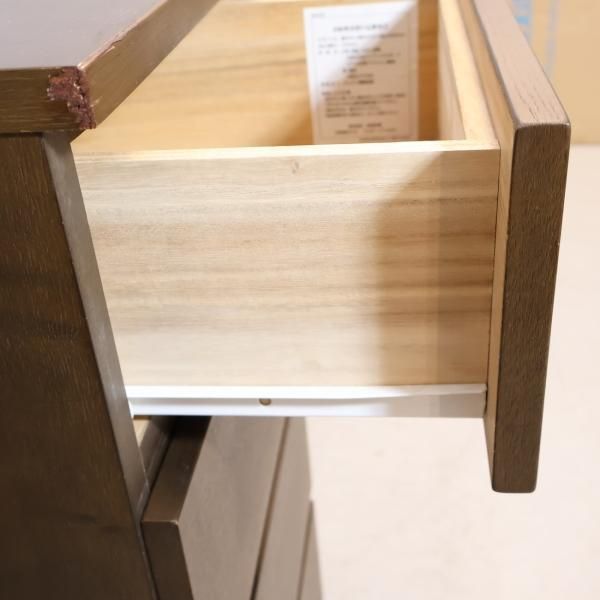 人気の無印良品(MUJI)のタモ材を使用した木製チェスト・4段です 人気の無印良品(MUJI)のタモ材を使用した木製チェスト・4段です