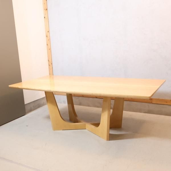 IDC OTSUKA(大塚家具)取扱いのPERLE(ペルレ) ダイニングテーブル IDC OTSUKA(大塚家具)取扱いのPERLE(ペルレ) ダイニングテーブル