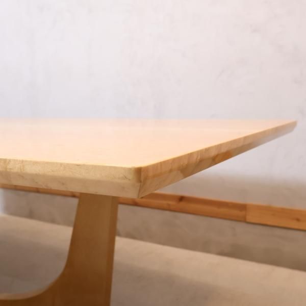IDC OTSUKA(大塚家具)取扱いのPERLE(ペルレ) ダイニングテーブル IDC OTSUKA(大塚家具)取扱いのPERLE(ペルレ) ダイニングテーブル