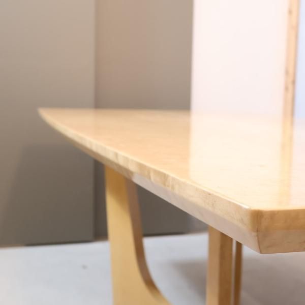 IDC OTSUKA(大塚家具)取扱いのPERLE(ペルレ) ダイニングテーブル IDC OTSUKA(大塚家具)取扱いのPERLE(ペルレ) ダイニングテーブル