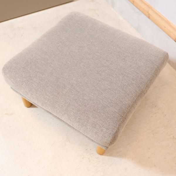 SIEVE(シーヴ)のbulge(バージュ) オーク無垢材 オットマンです SIEVE(シーヴ)のbulge(バージュ) オーク無垢材 オットマンです