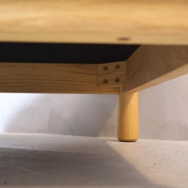 SIEVE(シーヴ)のbulge(バージュ) オーク無垢材 オットマンです SIEVE(シーヴ)のbulge(バージュ) オーク無垢材 オットマンです