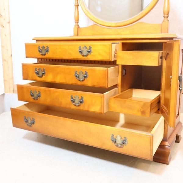 横浜クラシック家具 Daniel(ダニエル)のスパニッシュシリーズ 横浜クラシック家具 Daniel(ダニエル)のスパニッシュシリーズ