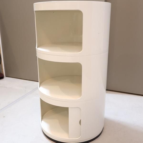 イタリアのメーカーKartell(カルテル)社の人気の定番商品 イタリアのメーカーKartell(カルテル)社の人気の定番商品