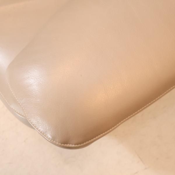 値下げ/karimoku(カリモク家具)より本革を使用した ZU42モデル 2 値下げ/karimoku(カリモク家具)より本革を使用した ZU42モデル 2