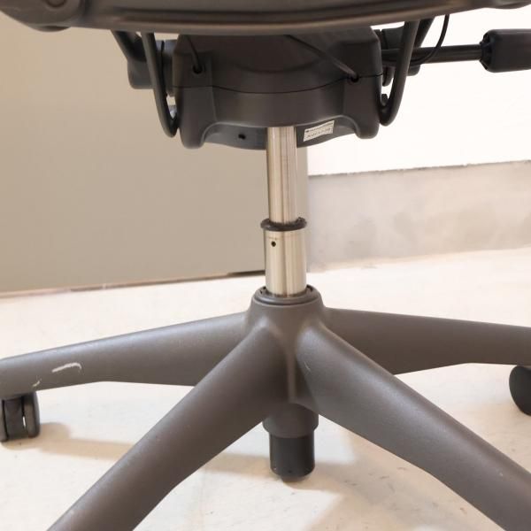 HermanMiller(ハーマンミラー)よりBサイズ フル装備アーロン HermanMiller(ハーマンミラー)よりBサイズ フル装備アーロン