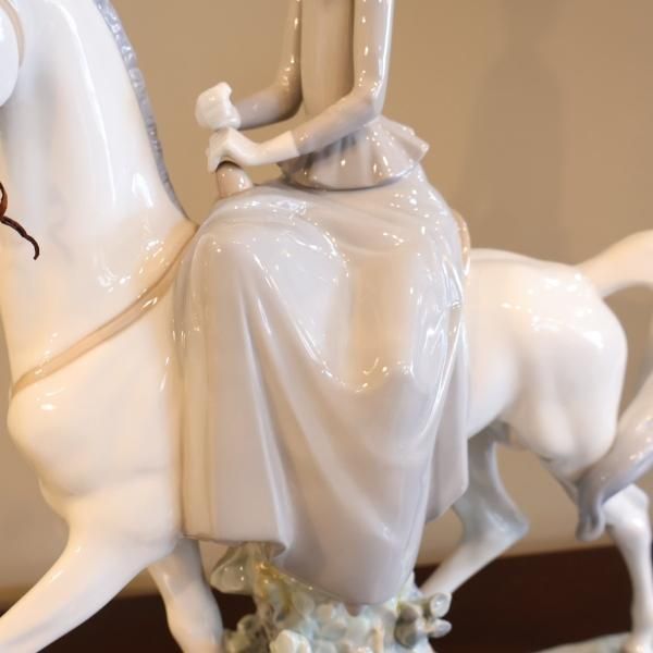 スペインLLADRO(リヤドロ)社の陶器人形の置物『フィギュリン スペインLLADRO(リヤドロ)社の陶器人形の置物『フィギュリン