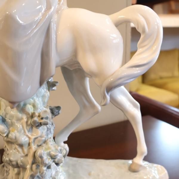 スペインLLADRO(リヤドロ)社の陶器人形の置物『フィギュリン スペインLLADRO(リヤドロ)社の陶器人形の置物『フィギュリン