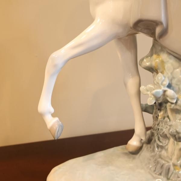 スペインLLADRO(リヤドロ)社の陶器人形の置物『フィギュリン スペインLLADRO(リヤドロ)社の陶器人形の置物『フィギュリン