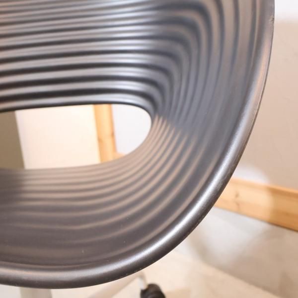 Ron Arad Vitra Design Museum ロン・アラッド ヴィトラ トムロール キャスターチェア ロン・アラッド トム