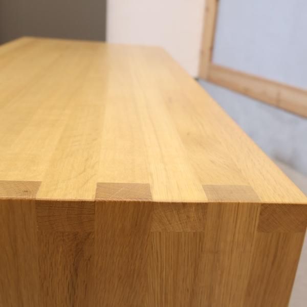 人気の無印良品(MUJI)のオーク材を使用したコの字ベンチです 人気の無印良品(MUJI)のオーク材を使用したコの字ベンチです
