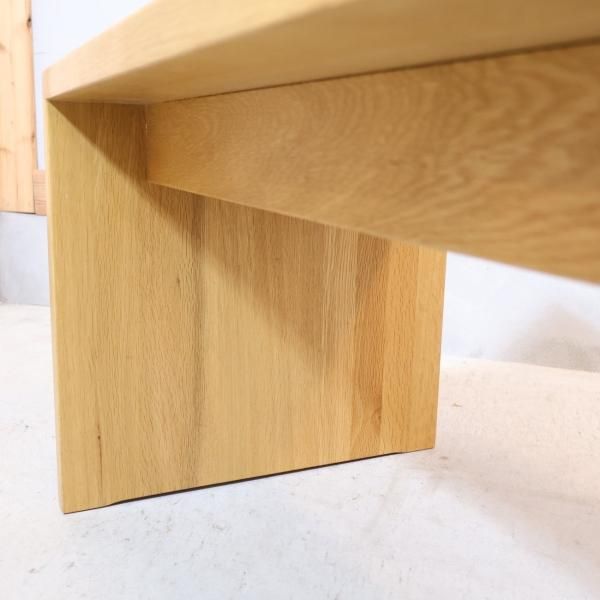 人気の無印良品(MUJI)のオーク材を使用したコの字ベンチです 人気の無印良品(MUJI)のオーク材を使用したコの字ベンチです