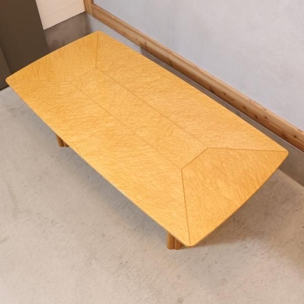 府中家具の稀少なバーズアイ・メープルを使用した高級感のある 府中家具の稀少なバーズアイ・メープルを使用した高級感のある