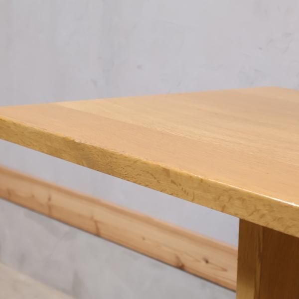 北海道旭川の家具メーカーCONDE HOUSE(カンディハウス)のオーク材 カフェテーブルです。シンプルで優しいデザインはリビングを明るい印象に♪ サイドテーブルとしてはもちろん、花台としてもオススメ♪ - kokoelma -ココエルマ- 雑貨・中古家具・北欧家具・アンティーク 