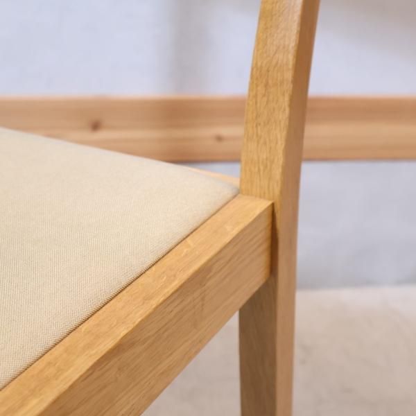 人気の無印良品(MUJI)のオーク無垢材を使用したダイニング 人気の無印良品(MUJI)のオーク無垢材を使用したダイニング
