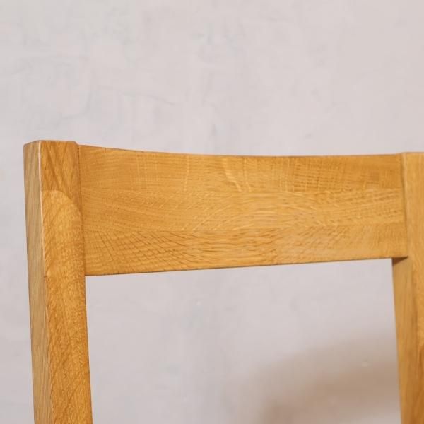 人気の無印良品(MUJI)のオーク無垢材を使用したダイニング