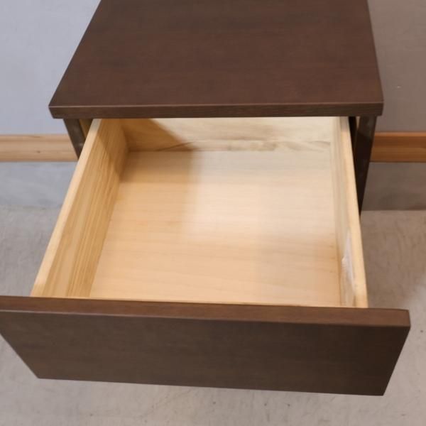 人気の無印良品(MUJI)のタモ材を使用した木製チェスト・4段です 人気の無印良品(MUJI)のタモ材を使用した木製チェスト・4段です
