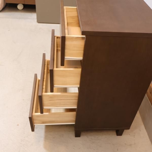 人気の無印良品(MUJI)のタモ材を使用した木製チェスト・4段です 人気の無印良品(MUJI)のタモ材を使用した木製チェスト・4段です