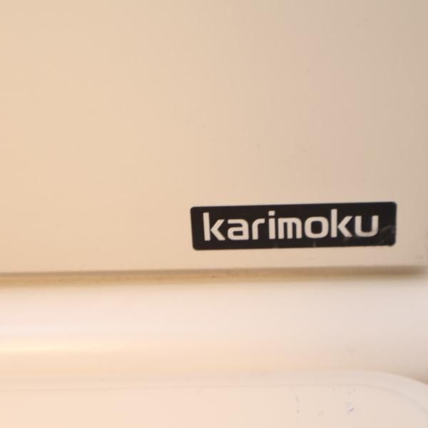 karimoku(カリモク)のデスクセットです。センターにハートマーク karimoku(カリモク)のデスクセットです。センターにハートマーク
