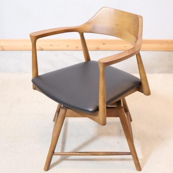 大川のメーカー関家具のROGER(ロジャー)ダイニングチェアです