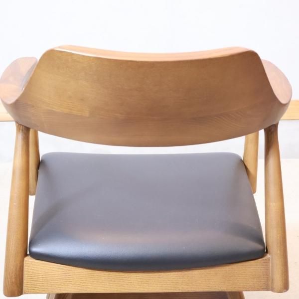 大川のメーカー関家具のROGER(ロジャー)ダイニングチェアです 大川のメーカー関家具のROGER(ロジャー)ダイニングチェアです