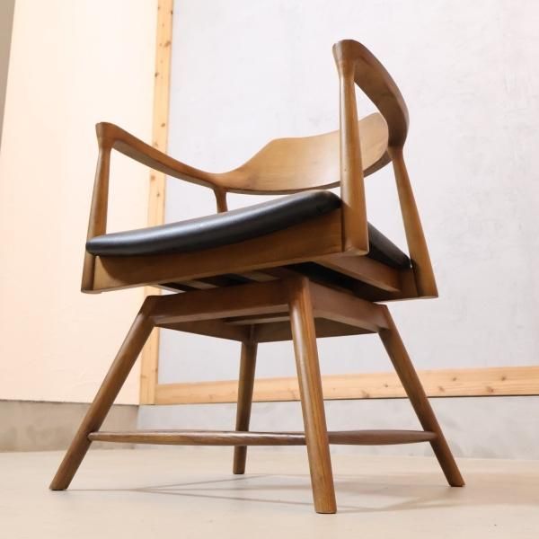 大川のメーカー関家具のROGER(ロジャー)ダイニングチェアです 大川のメーカー関家具のROGER(ロジャー)ダイニングチェアです