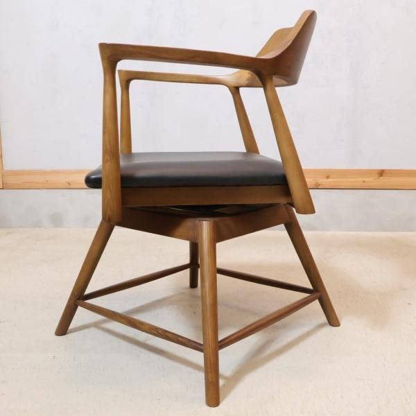 大川のメーカー関家具のROGER(ロジャー)ダイニングチェアです 大川のメーカー関家具のROGER(ロジャー)ダイニングチェアです