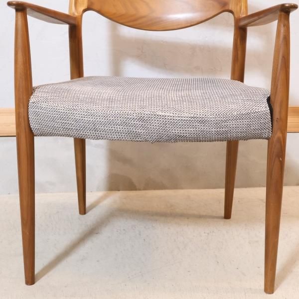 karimoku(カリモク家具)のCU71 アームチェアです。シンプルで karimoku(カリモク家具)のCU71 アームチェアです。シンプルで