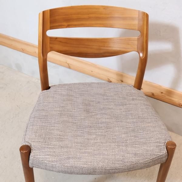 karimoku(カリモク家具)のCU71ダイニングチェアです。シンプルで karimoku(カリモク家具)のCU71ダイニングチェアです。シンプルで