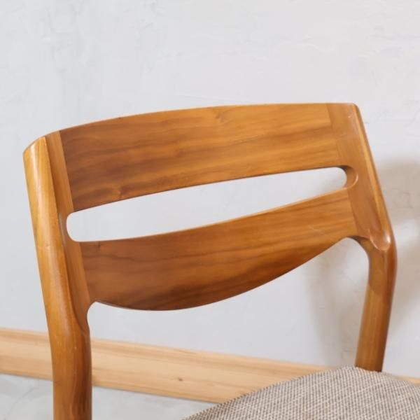 karimoku(カリモク家具)のCU71ダイニングチェアです。シンプルで karimoku(カリモク家具)のCU71ダイニングチェアです。シンプルで