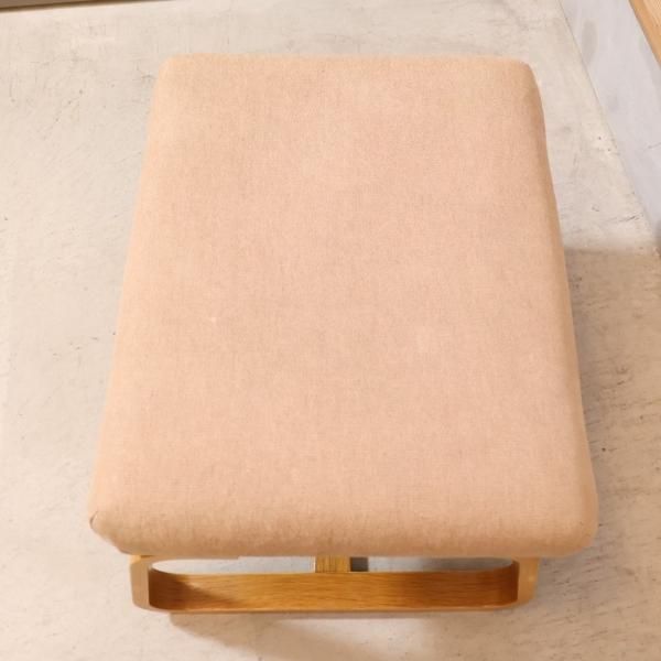 ★無印良品　オットマン　人気のオーク材 無印良品(MUJI)の人気のリビングでもダイニングでもつかえる