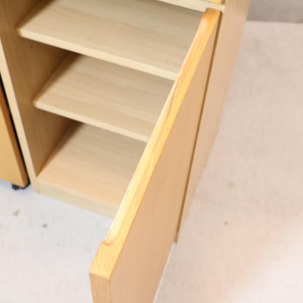 人気の無印良品(MUJI)のタモ材 カップボードです!!シンプルで 人気の無印良品(MUJI)のタモ材 カップボードです!!シンプルで