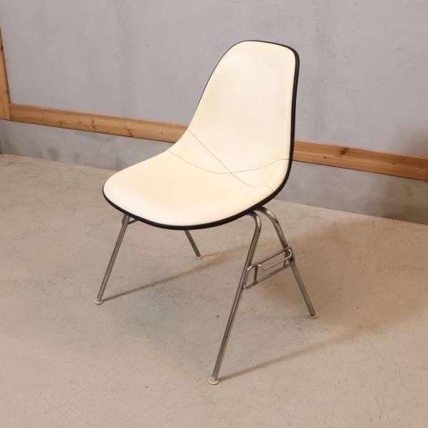 Hermanmiller(ハーマンミラー)社のイームズ スタッキングベース Hermanmiller(ハーマンミラー)社のイームズ スタッキングベース