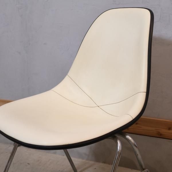 Hermanmiller(ハーマンミラー)社のイームズ スタッキングベース Hermanmiller(ハーマンミラー)社のイームズ スタッキングベース