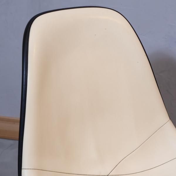 Hermanmiller(ハーマンミラー)社のイームズ スタッキングベース