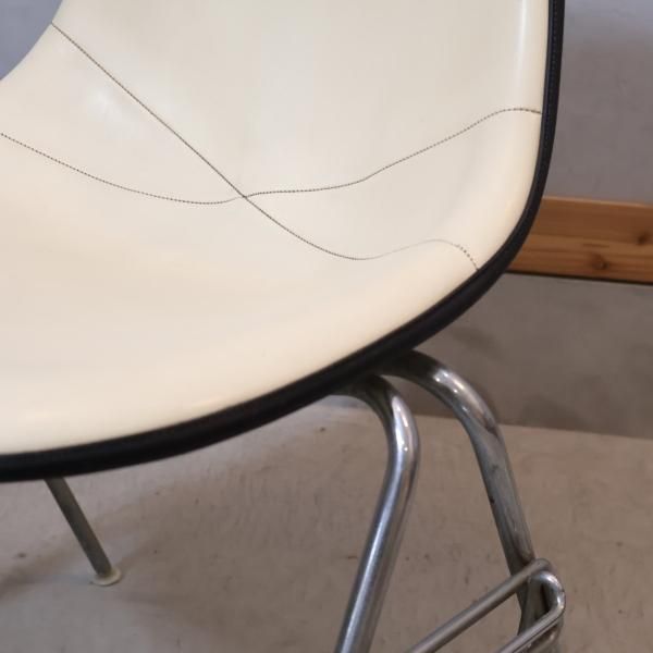 Hermanmiller(ハーマンミラー)社のイームズ スタッキングベース Hermanmiller(ハーマンミラー)社のイームズ スタッキングベース