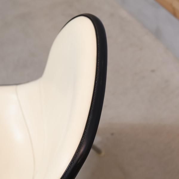 Hermanmiller(ハーマンミラー)社のイームズ スタッキングベース Hermanmiller(ハーマンミラー)社のイームズ スタッキングベース
