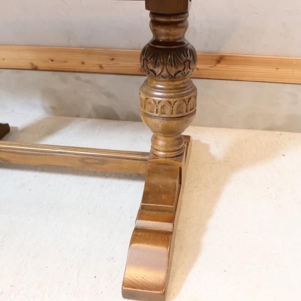 イギリス家具メーカーOld Charm(オールドチャーム)のオーク材 イギリス家具メーカーOld Charm(オールドチャーム)のオーク材