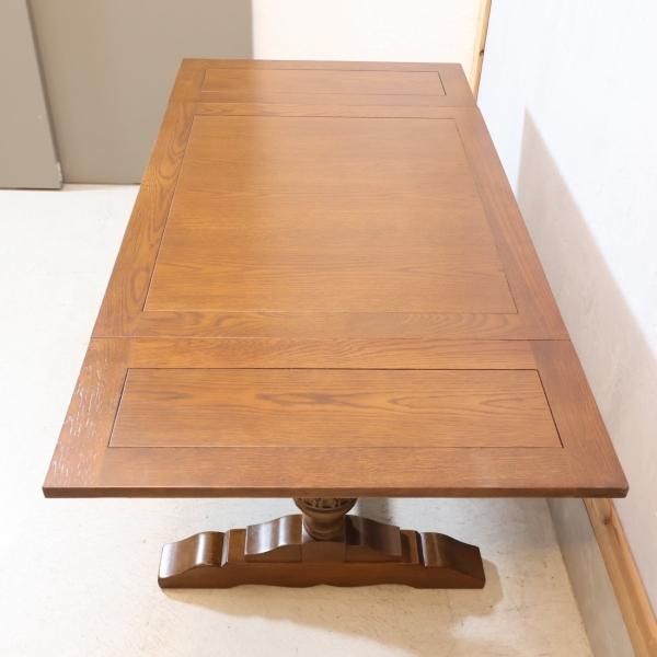 イギリス家具メーカーOld Charm(オールドチャーム)のオーク材 イギリス家具メーカーOld Charm(オールドチャーム)のオーク材
